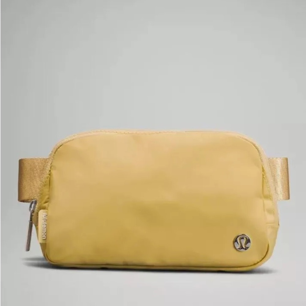 Lululemon Everywhere Belt Bag 1L